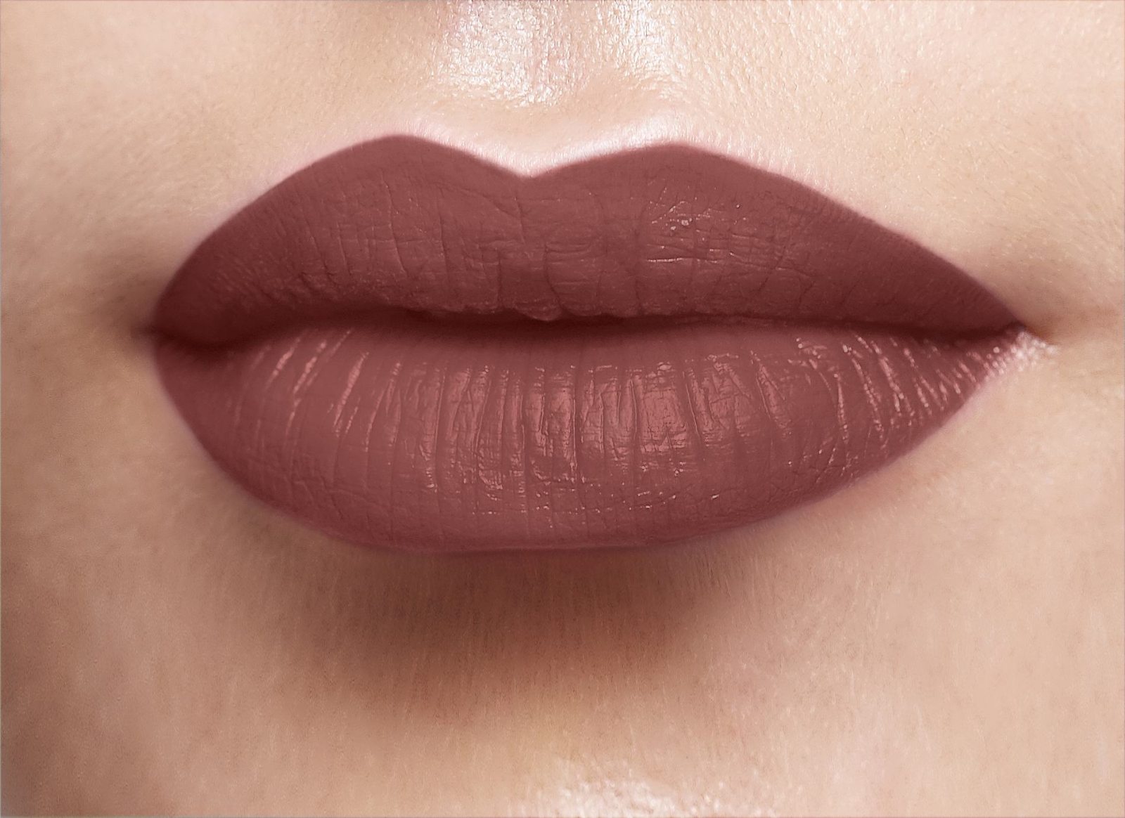 40738 Матовая губная помада OnColour