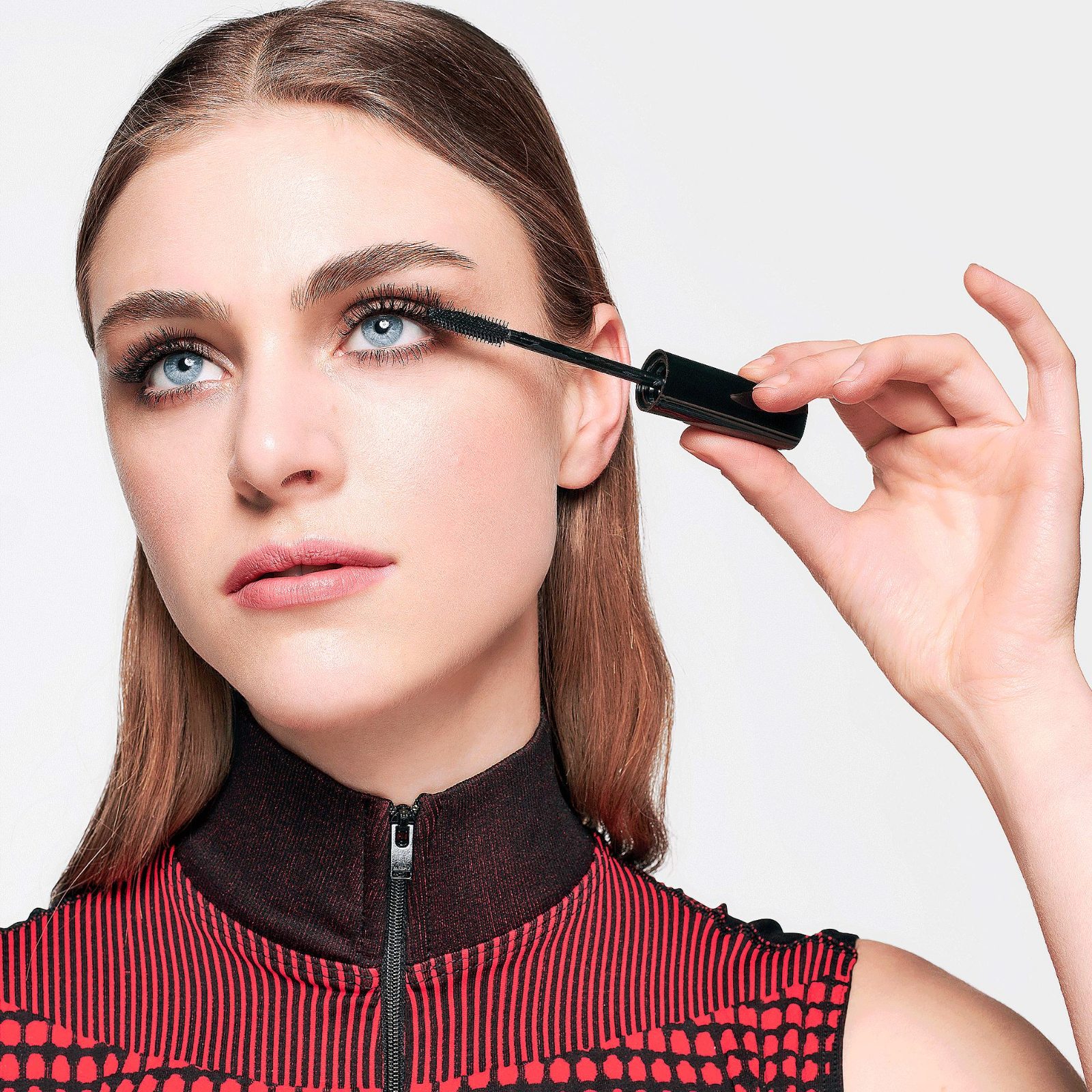 42123 Тушь с эффектом гипнотического взгляда The ONE Hypnotic Depth