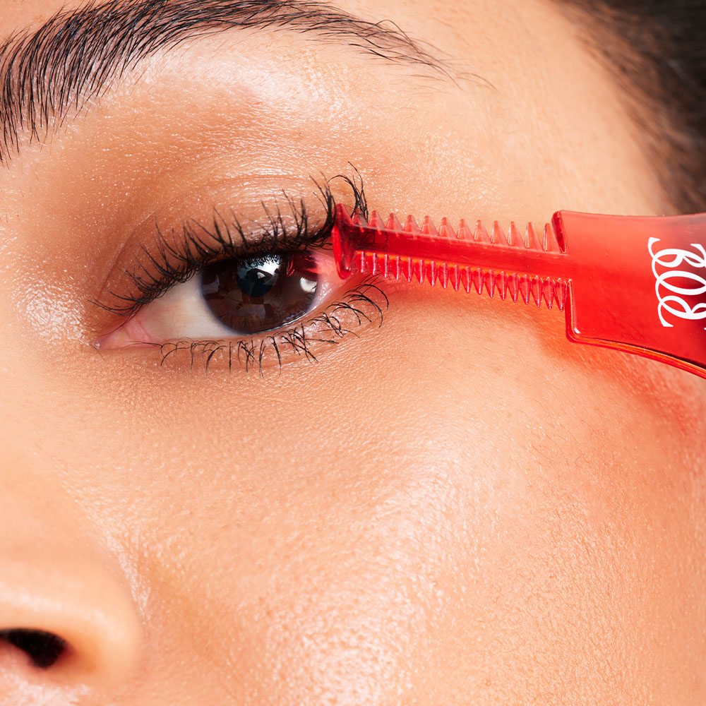 48923 Защитная накладка с расчёской для макияжа глаз